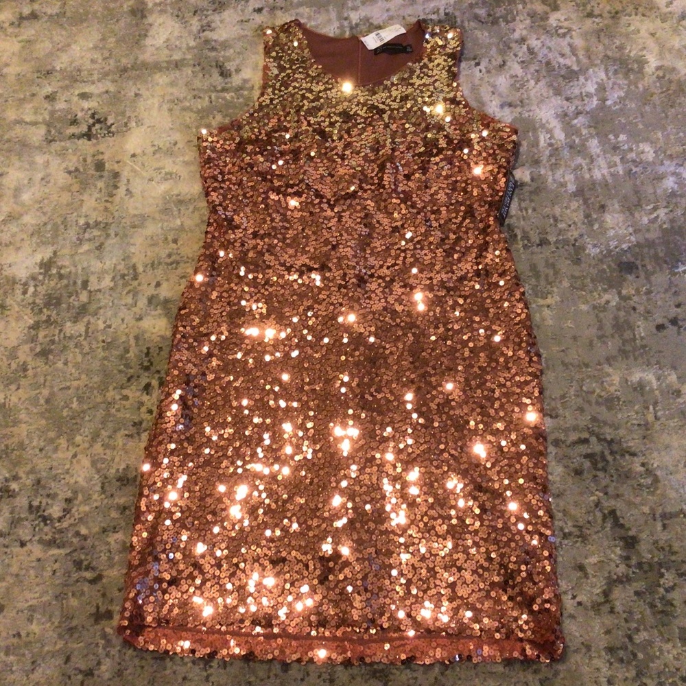 Dress - Picture 4 of 4